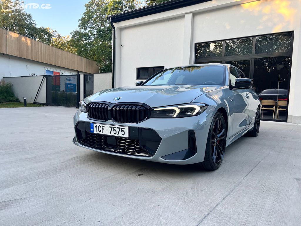 BMW Řada 3, BMW 330i xDrive - TOP VÝBAVA
